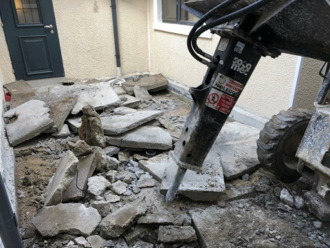Bobcat picon, demolari, taiat beton asfalt basculanta 3.5t nisip pietris